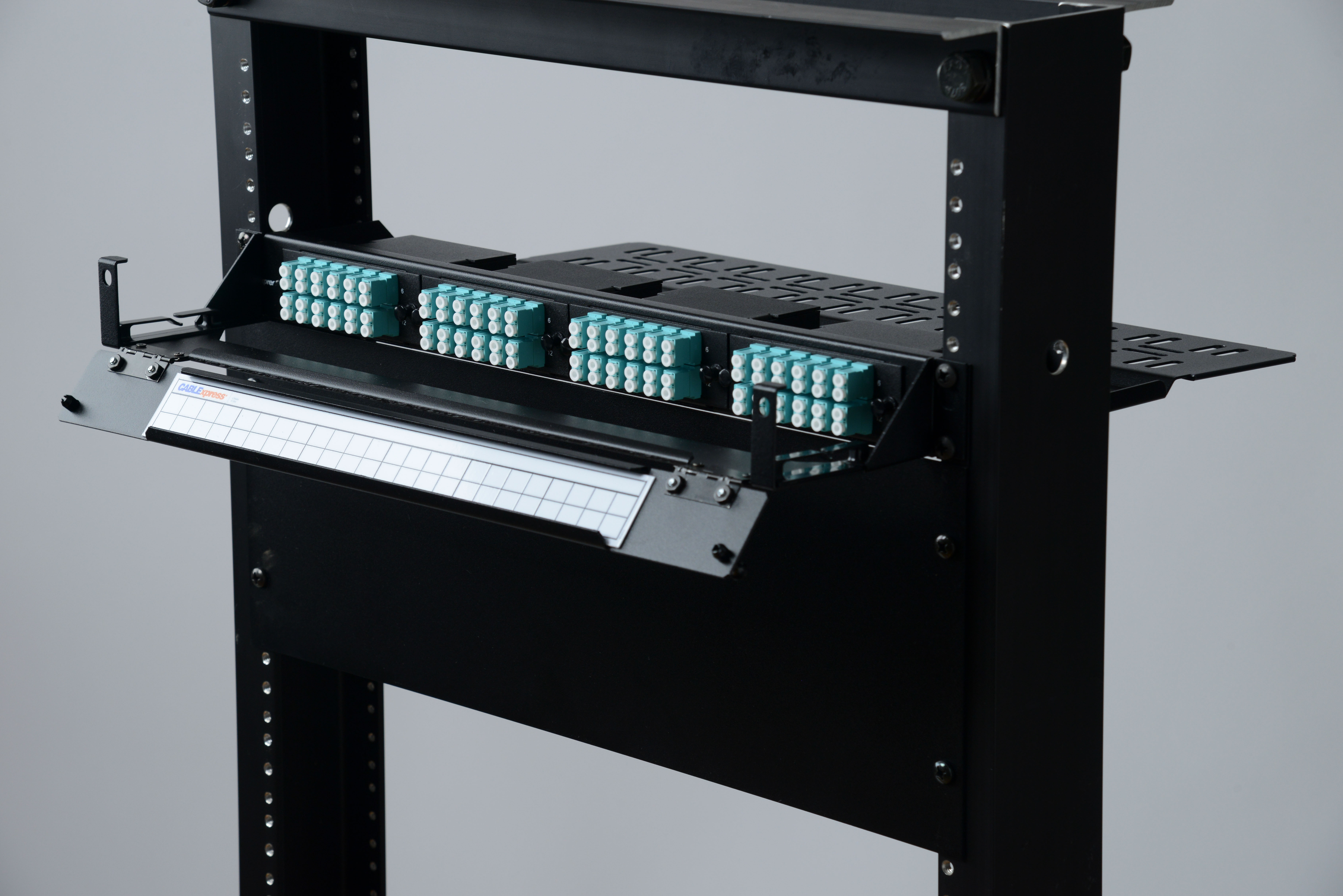 386408 - CABLExpress 1U 4 SLOT RSD SERIES EASY ACCESS WITH REAR MANAGER_loaded with manager door open2-1_dvg